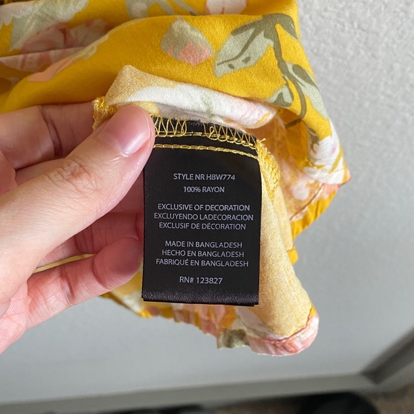 Harve Benard Yellow Floral Blouse - Picture 12 of 12